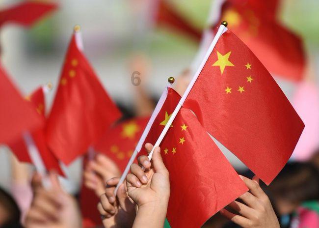 妈妈不让我出去玩我就给她养的猫吸了氯气，请问我过分吗？游戏画面